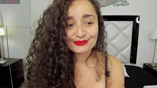  luna  sweet  online show from February 5, 9:36 am
