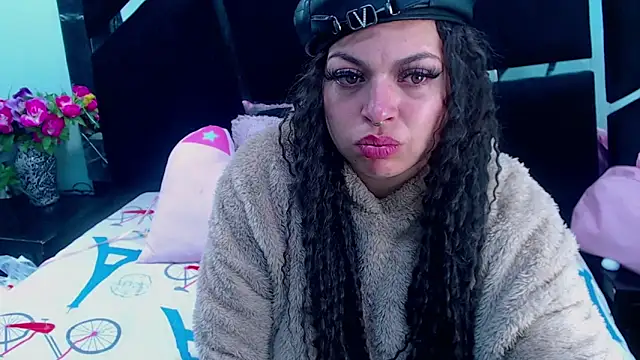 Cocoo Nuth online show from December 4, 2:53 am