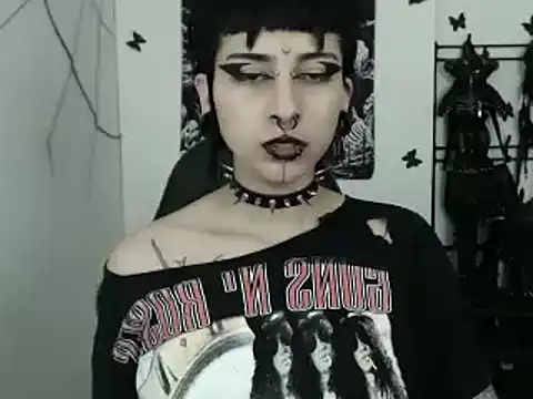 n0sferatus   online show from October 23, 2:33 am