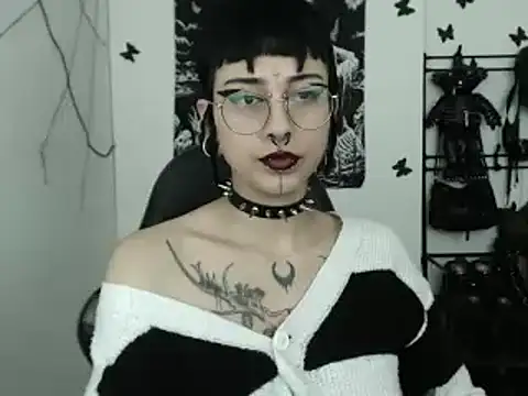 n0sferatus   online show from October 30, 4:14 am