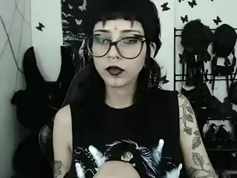 Snapshot of n0sferatus__ chatting on February 24, 3:26 am n0sferatus online show from February 24, 3:26 am