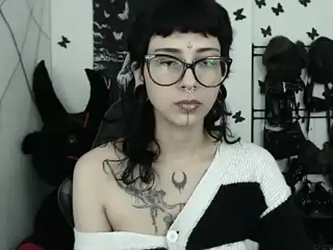 Snapshot of n0sferatus__ chatting on March 6, 3:14 am n0sferatus online show from March 6, 3:14 am