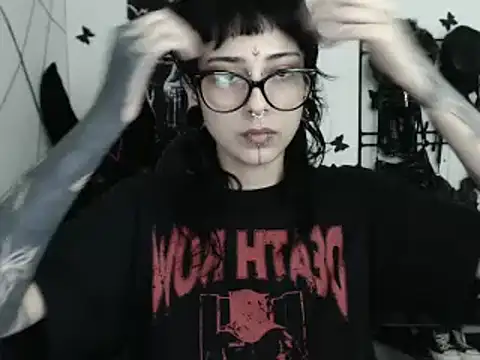 Snapshot of n0sferatus__ chatting on March 8, 3:10 am n0sferatus online show from March 8, 3:10 am