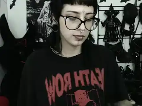 Snapshot of n0sferatus__ chatting on April 10, 2:50 am n0sferatus online show from April 10, 2:50 am