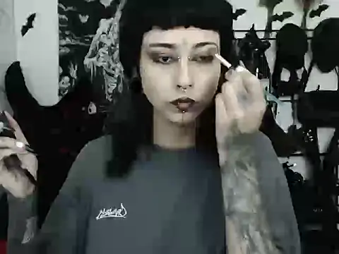 Snapshot of n0sferatus__ chatting on May 13, 2:31 am n0sferatus online show from May 13, 2:31 am