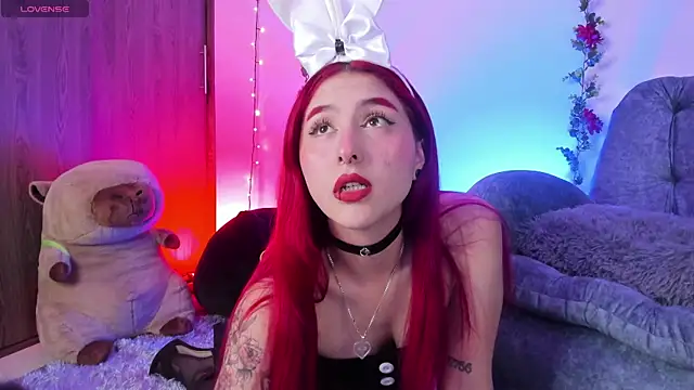 Snapshot of Megan_wolf1_ chatting on April 15, 5:58 am Megan wolf1 online show from April 15, 5:58 am