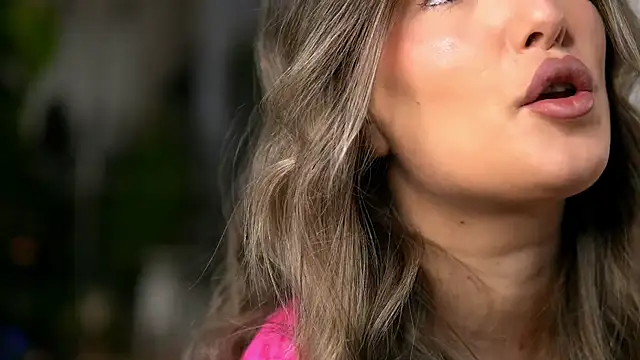 Snapshot of KellyMathews chatting on February 26, 2:54 am KellyMathews online show from February 26, 2:54 am