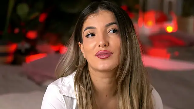 Snapshot of KellyMathews chatting on March 21, 8:19 am KellyMathews online show from March 21, 8:19 am