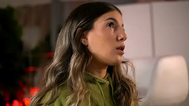 Snapshot of KellyMathews chatting on March 28, 2:55 am KellyMathews online show from March 28, 2:55 am