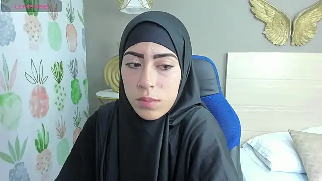 Snapshot of chaymae_nah_ chatting on January 9, 2:22 am chaymae nah online show from January 9, 2:22 am