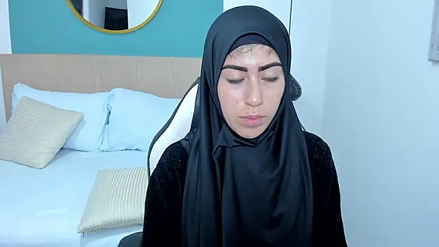 Snapshot of chaymae_nah_ chatting on January 9, 3:23 pm chaymae nah online show from January 9, 3:23 pm