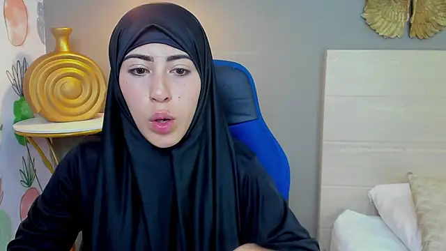 Snapshot of chaymae_nah_ chatting on January 12, 8:25 am chaymae nah online show from January 12, 8:25 am