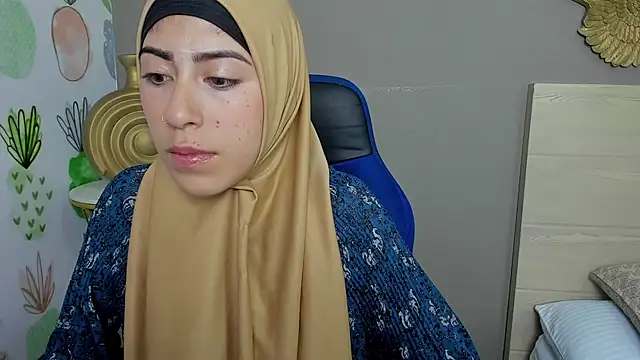 Snapshot of chaymae_nah_ chatting on January 15, 11:53 am chaymae nah online show from January 15, 11:53 am