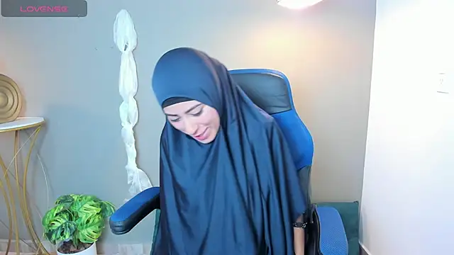 Snapshot of chaymae_nah_ chatting on February 5, 12:38 pm chaymae nah online show from February 5, 12:38 pm