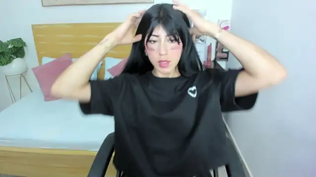 Snapshot of chaymae_nah_ chatting on February 22, 12:51 pm chaymae nah online show from February 22, 12:51 pm