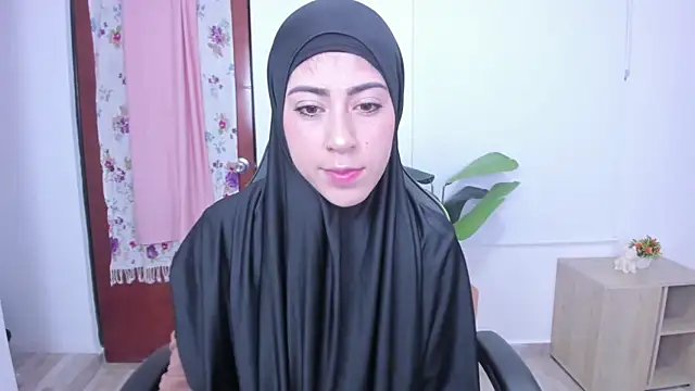 Snapshot of chaymae_nah_ chatting on March 17, 12:35 pm chaymae nah online show from March 17, 12:35 pm