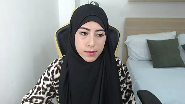 Snapshot of chaymae_nah_ chatting on March 21, 3:35 pm chaymae nah online show from March 21, 3:35 pm