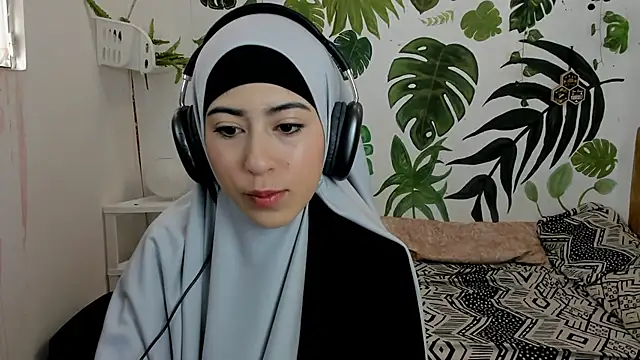 chaymae nah  online show from October 27, 2:54 pm