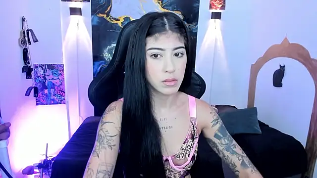 Snapshot of chaymae_nah_ chatting on April 1, 9:54 am chaymae nah online show from April 1, 9:54 am