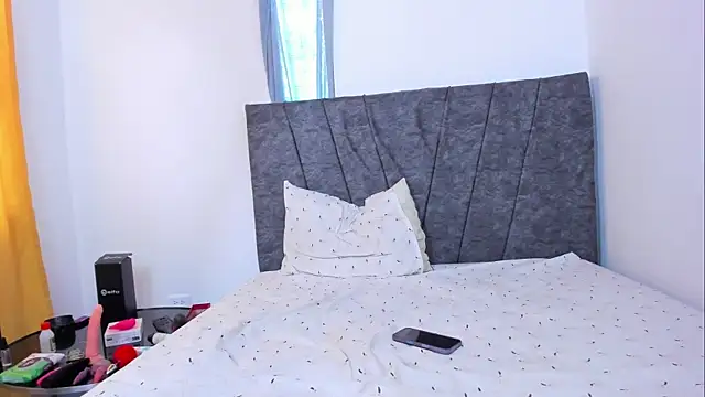 bella-black online show from November 29, 12:19 pm