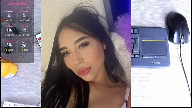 nyna 1 online show from December 9, 5:30 pm