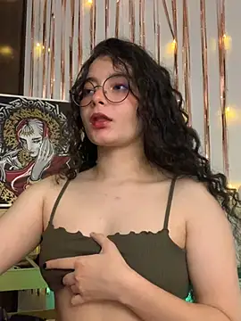 Snapshot of Antoniart_ chatting on January 8, 2:03 am Antoniart online show from January 8, 2:03 am