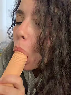 Snapshot of Antoniart_ chatting on February 16, 11:27 am Antoniart online show from February 16, 11:27 am