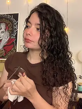 Snapshot of Antoniart_ chatting on February 19, 1:40 am Antoniart online show from February 19, 1:40 am