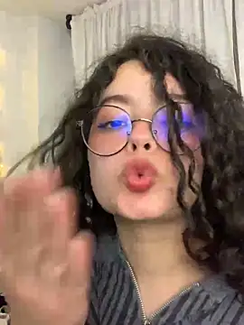 Snapshot of Antoniart_ chatting on February 21, 2:06 am Antoniart online show from February 21, 2:06 am