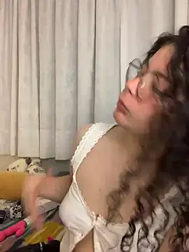 Snapshot of Antoniart_ chatting on March 2, 4:07 am Antoniart online show from March 2, 4:07 am