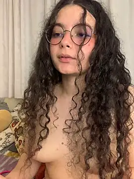 Snapshot of Antoniart_ chatting on March 4, 7:41 am Antoniart online show from March 4, 7:41 am