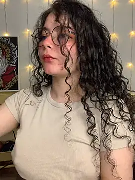 Snapshot of Antoniart_ chatting on March 10, 5:22 am Antoniart online show from March 10, 5:22 am