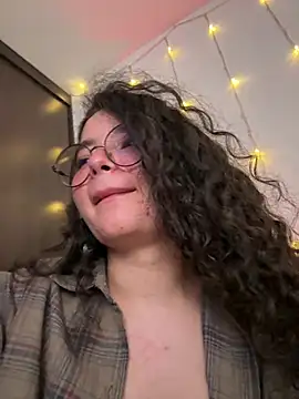 Snapshot of Antoniart_ chatting on March 19, 7:29 am Antoniart online show from March 19, 7:29 am