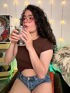 Snapshot of Antoniart_ chatting on October 13, 2:22 am Antoniart online show from October 13, 2:22 am