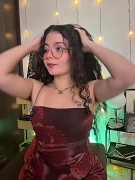 Snapshot of Antoniart_ chatting on December 15, 3:22 am Antoniart online show from December 15, 3:22 am