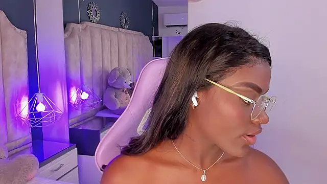 IsabellaBromsS online show from January 16, 11:59 pm