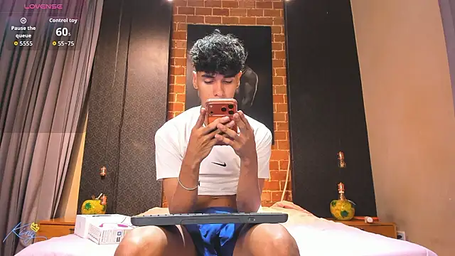 Snapshot of andrewortix chatting on March 8, 10:35 pm andrewortix online show from March 8, 10:35 pm