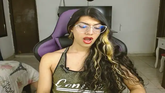 engielphoenis14 online show from January 29, 12:24 pm