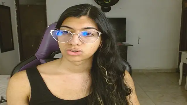 engielphoenis14 online show from December 21, 10:06 pm