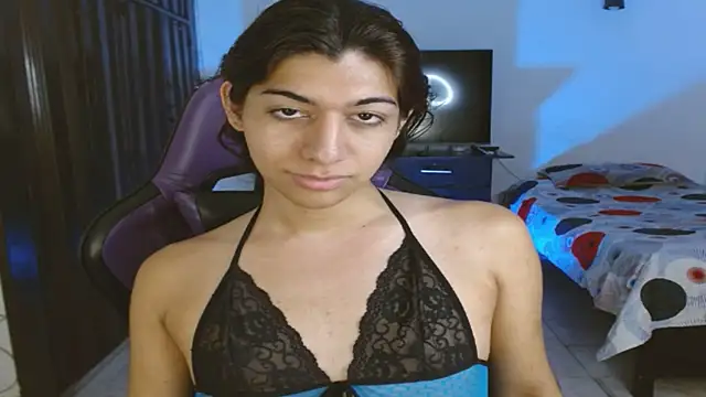Snapshot of engielphoenis14 chatting on May 5, 11:13 pm engielphoenis14 online show from May 5, 11:13 pm