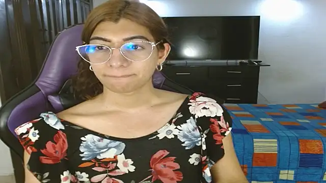 engielphoenis14 online show from July 11, 11:28 pm