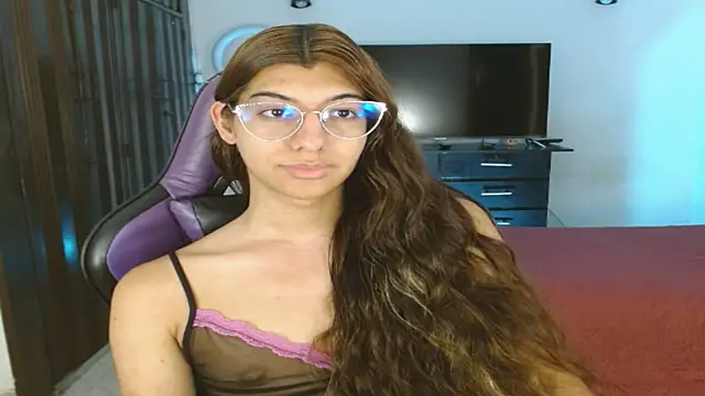 engielphoenis14 online show from July 25, 7:22 pm