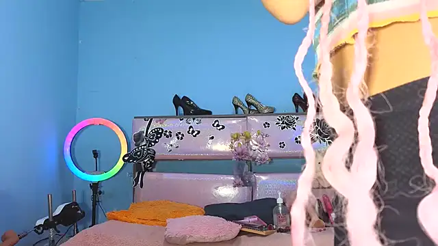 gabbiefoxthx online show from January 9, 4:41 am