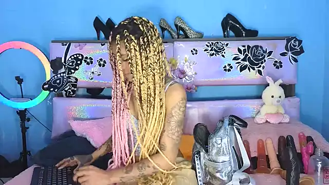 gabbiefoxthx online show from January 23, 7:22 am