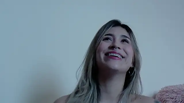 LucyJhonnsonn online show from September 18, 6:10 pm