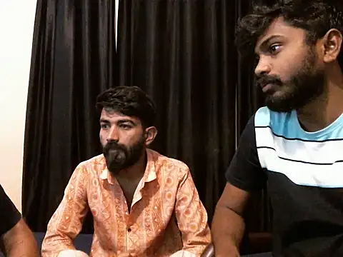 Snapshot of indianbull2023 chatting on April 9, 7:14 am indianbull2023 online show from April 9, 7:14 am
