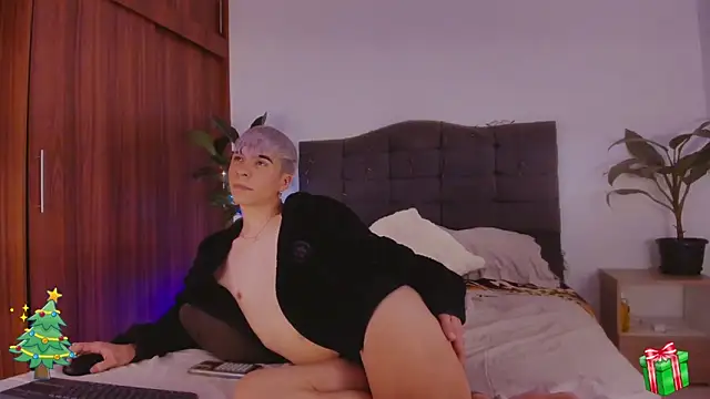 2gays 1Str8 online show from December 18, 8:47 pm