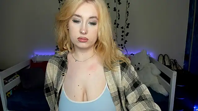 Emily Gin online show from October 28, 2:48 am