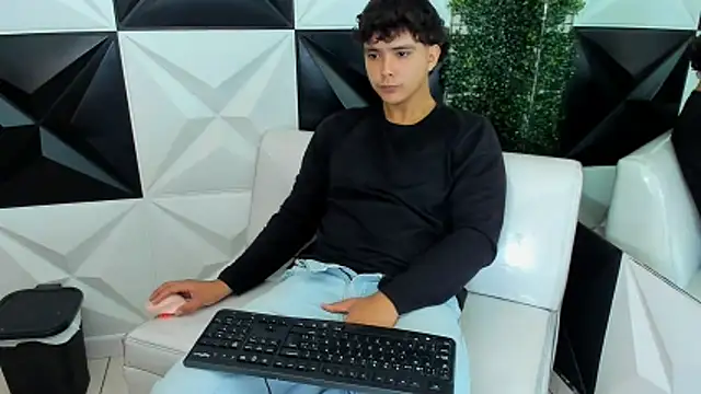 Dani cumboy online show from November 26, 1:45 pm