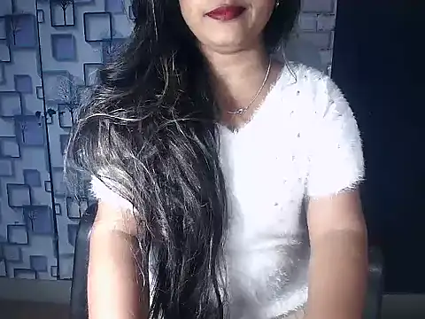 Hot Naina- online show from December 16, 4:49 pm